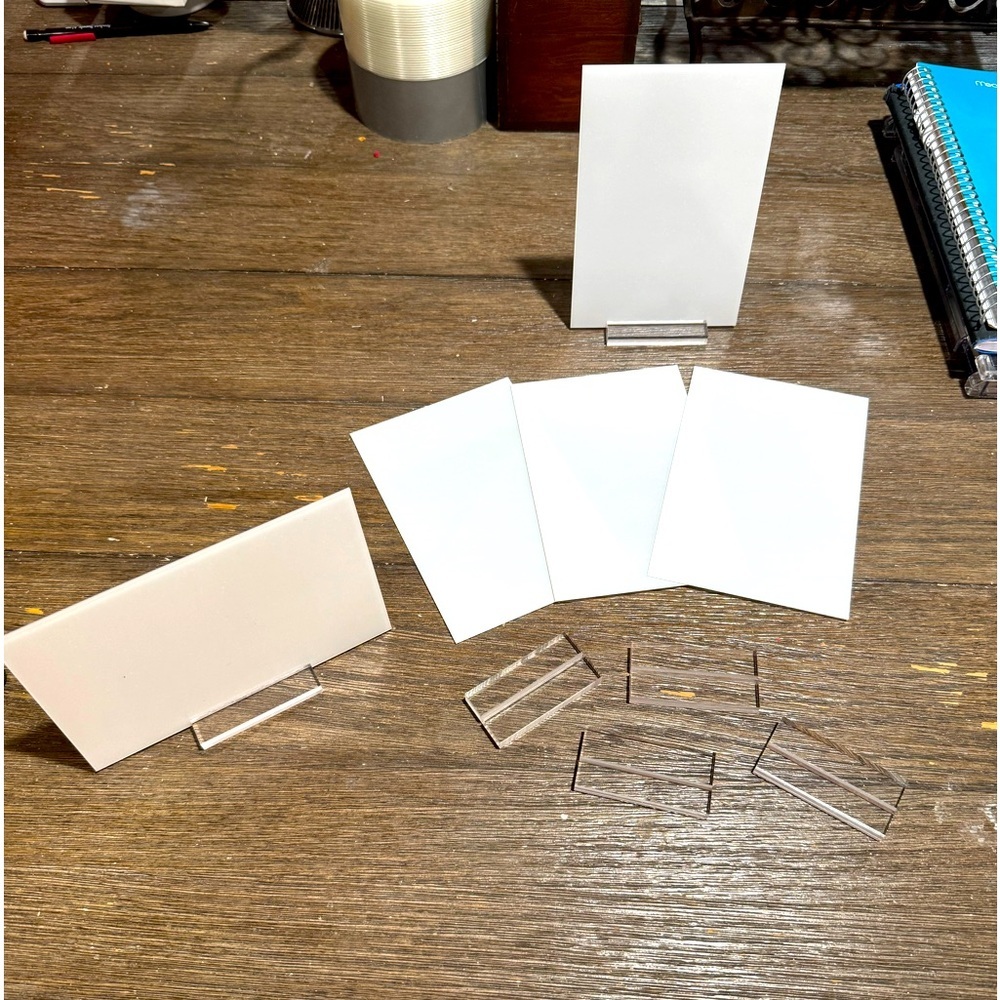 4 Blank Acrylic Signs With Stand to hold upright​